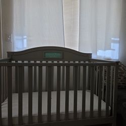 Free CRIB,  Few Paint Scratches, USED - Coachella, CA 