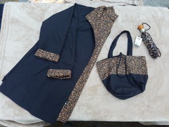 Ladies size 3XL, reversible rain jacket with matching tote