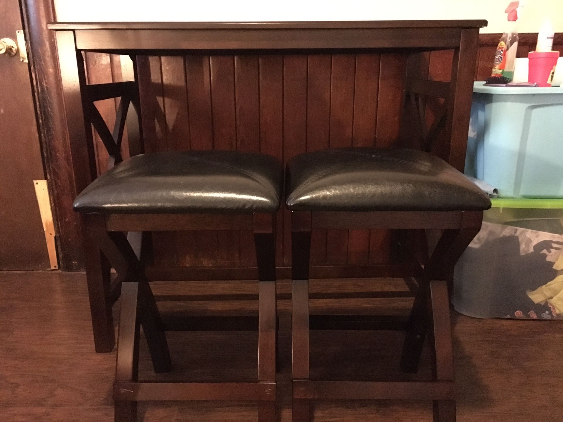 Small kitchen table with 2 stools