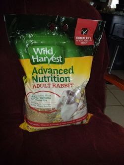 Adult rabbit food 14 lb new
