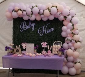 Green Hedge Walls and Balloon Garlands