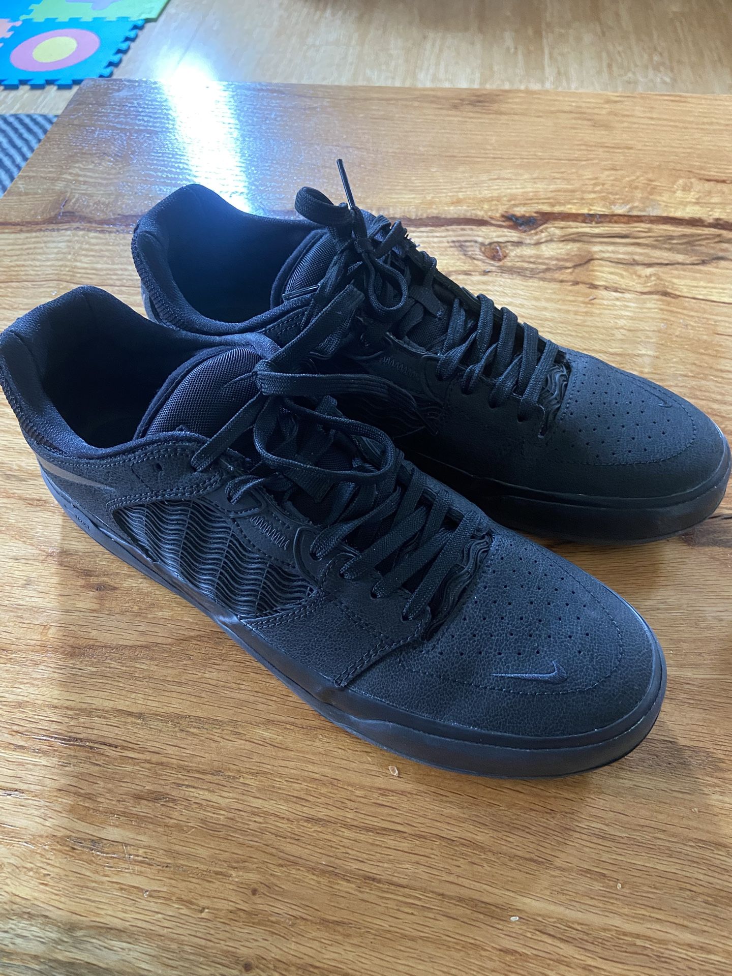 Nike SB ISHOD Skate Shoes Size 10