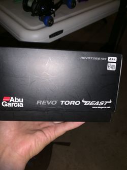 Abu Garcia revo toro beast 61 ( LEFT HAND RETRIEVE )