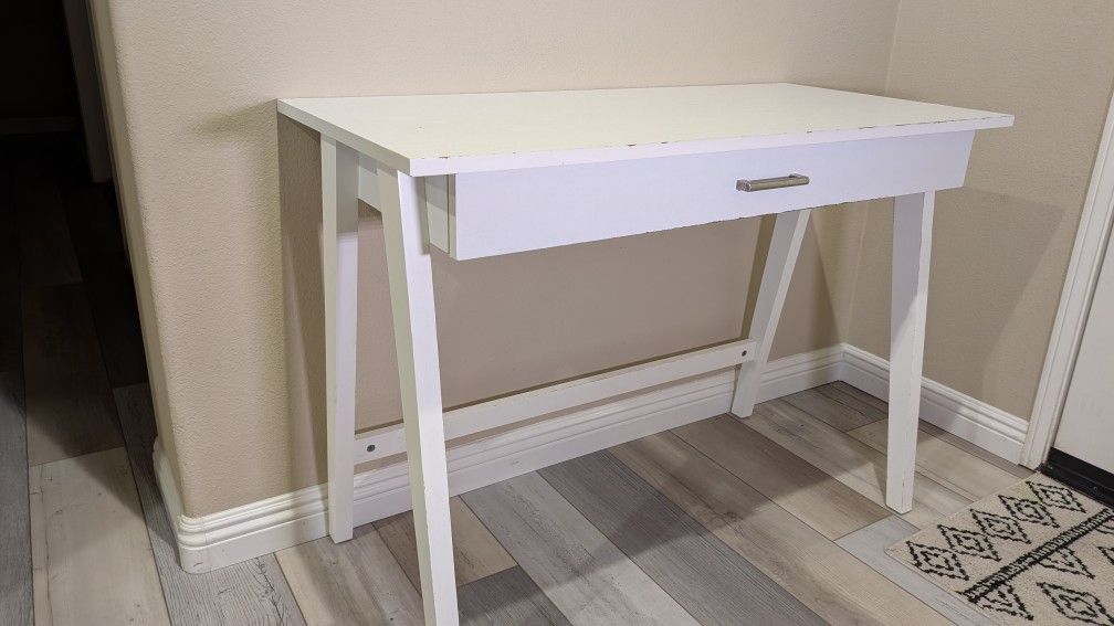 Writing desk (white)