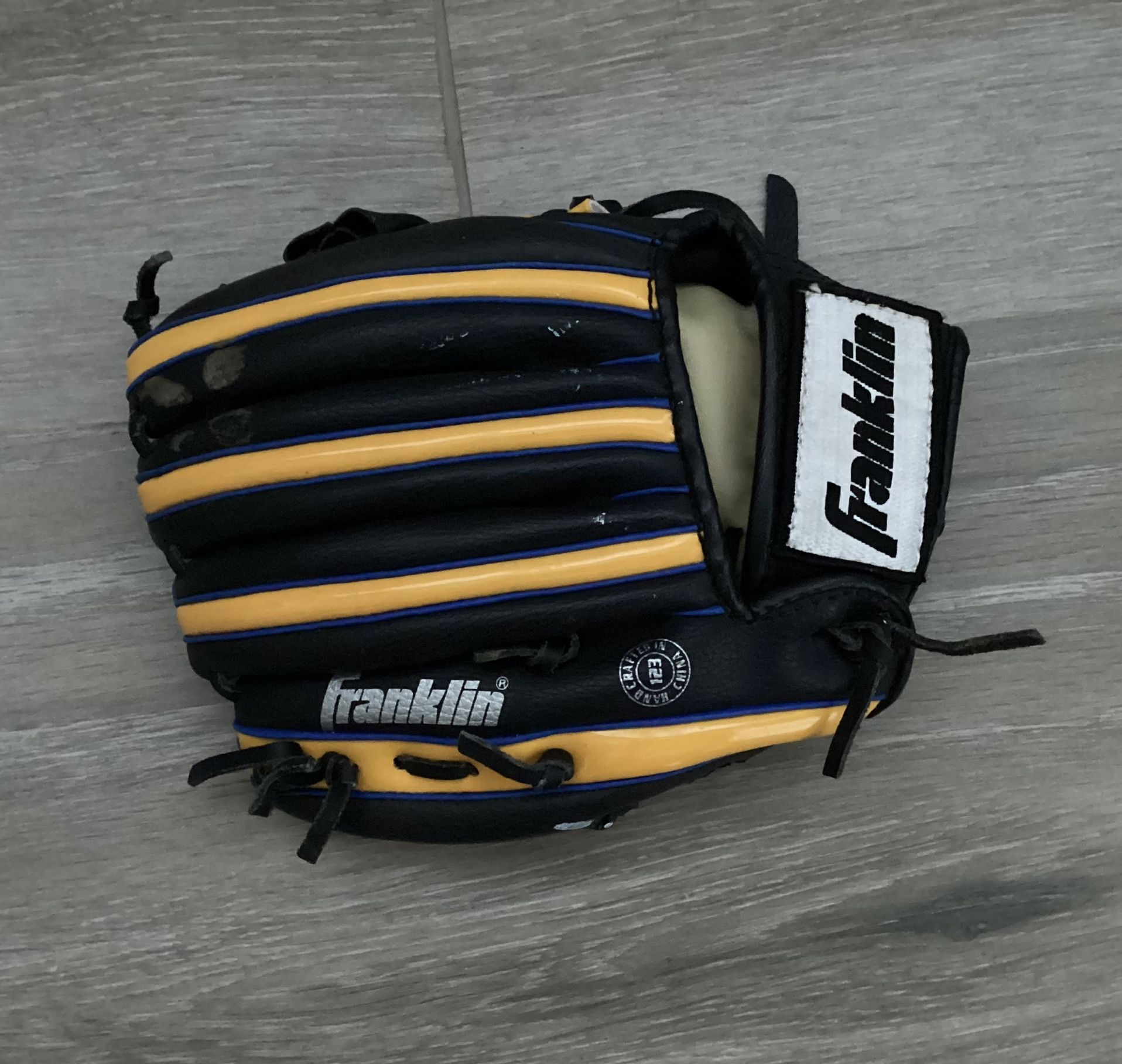 Franklin Field Master Series Youth Kids Baseball T-Ball Glove Mitt Model 4609 9 1/2” Ages 3-7