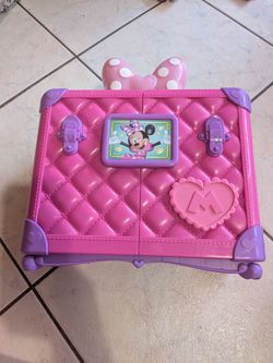 Minnie mouse closet