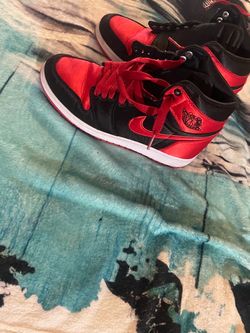 Nike satin bred  size 5 youth