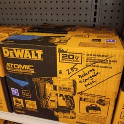 DEWALT 20V MAX BRUSHLESS 23GA PIN NAILER KIT
