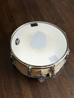 Pearl Limited Edition SST wood snare drum 14" x 5.5".