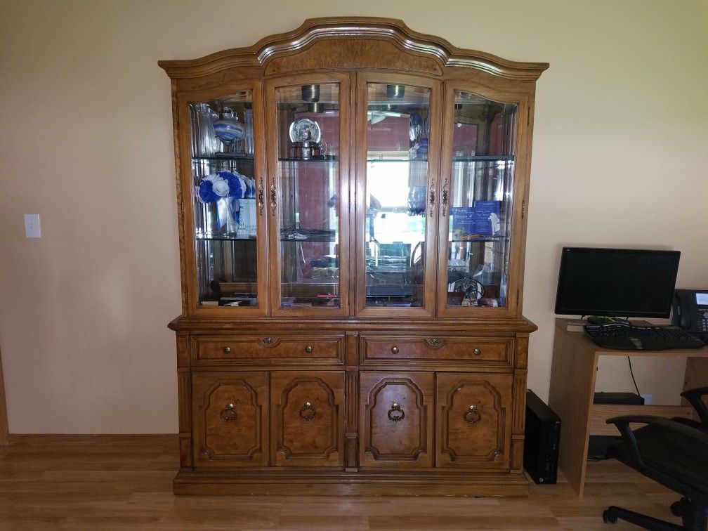 Thomasville Furniture Serenade China Cabinet