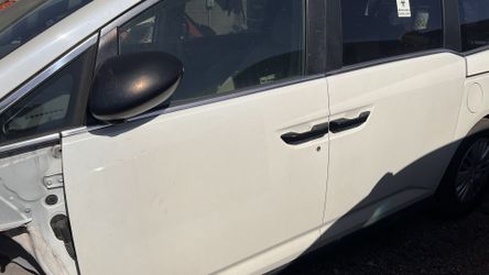 2016 Honda Odyssey Front Left Driver Door With Mirror 