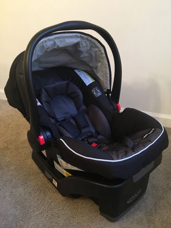 Graco Snugride Snuglock 30 Infant Car Seat w/ base! (Gotham Fashion