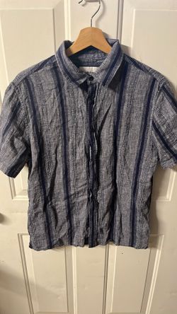 Good Conditions Medium shirt For Men