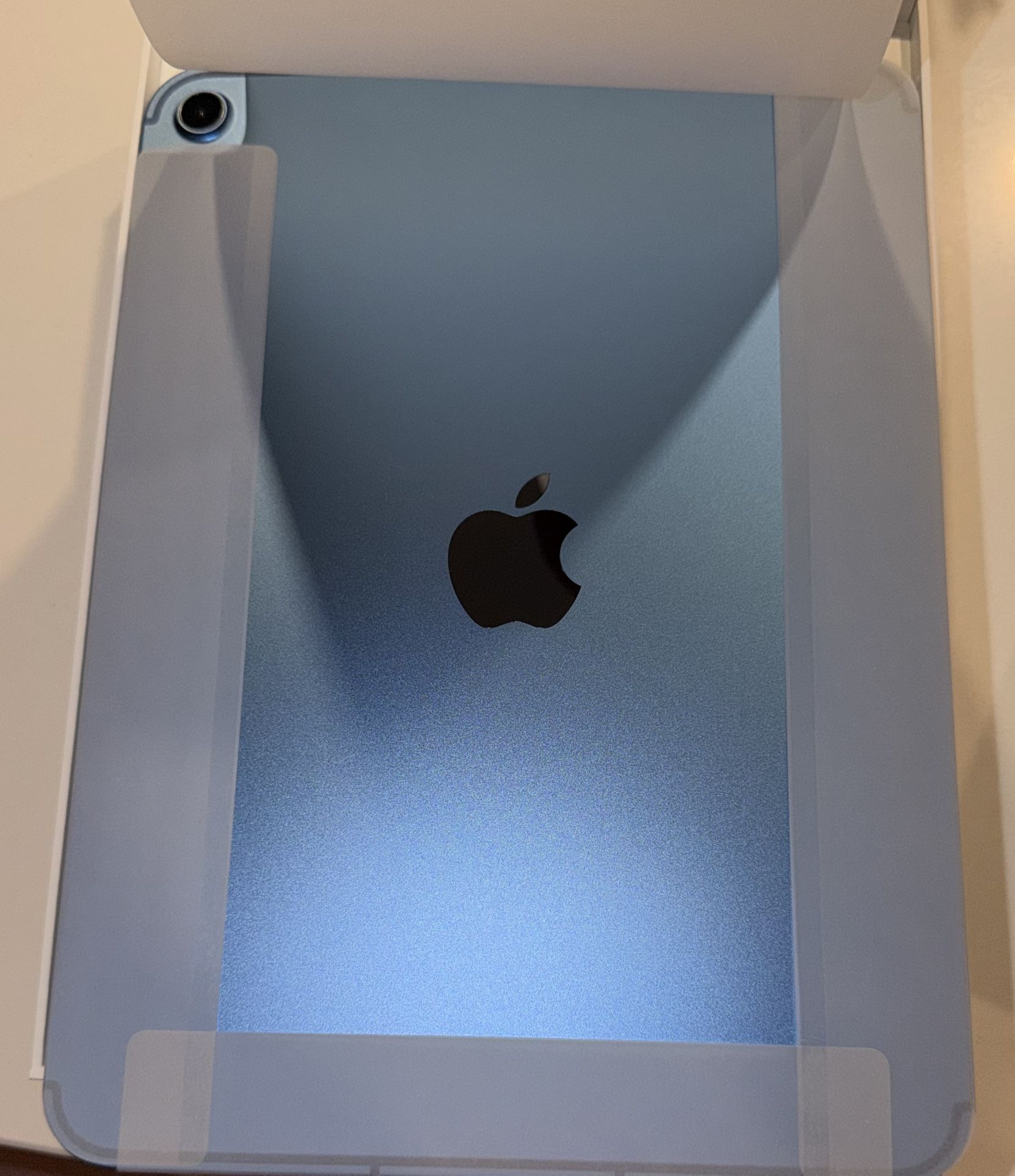 Apple iPad WiFi + Cellular