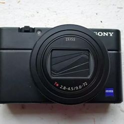 Sony Cyber-Shot RX100 VII