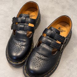 Mary Jane Dr Martens 