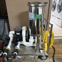 Pool Vacuum With Filter - Like New