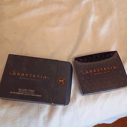 Brand new Anastasia ~ Pressed Powder Blush Trio ~ Peachy Love ~ 0.33ozTOTAL ~ NIB firm price $20  pick up only 865 Ellsworth avenue right off of East 