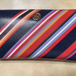 Torch Burch Wallet With 6 Card Slots