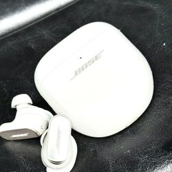 QuietComfort Ultra Bose Headphones 