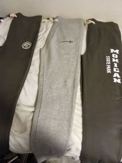 Three brand new gray jogger sweatpants will not separate