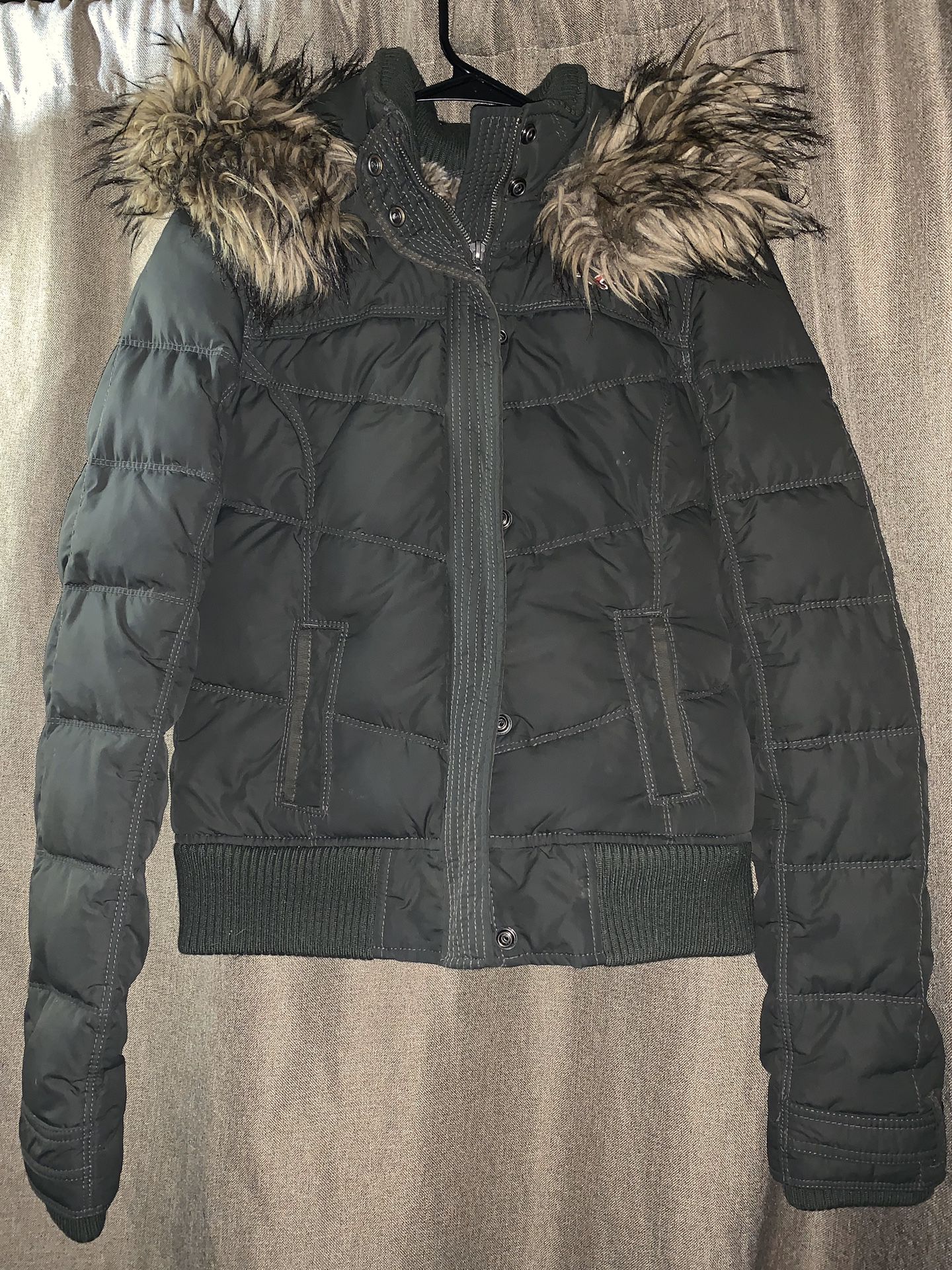 Green Hollister Faux Fur Jacket Size Large for Sale in INVER GROVE, MN -  OfferUp