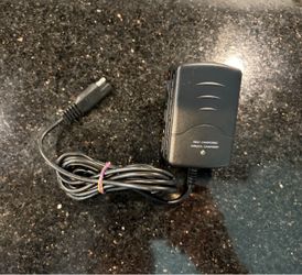 Battery Charger Plug 12VDC 0.5A 15W with 2-pin Coaxial Square-notch Connector