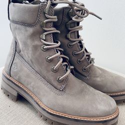 Timberland Womens Boots Size 7 Brand New 