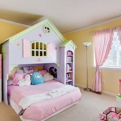 🌸 Adorable Kids Loft Bed + Matching Drawer Set – Excellent Condition! 🌸