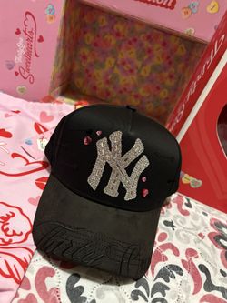 Thirty One Hats San Valentines “NY Lovestruck”
