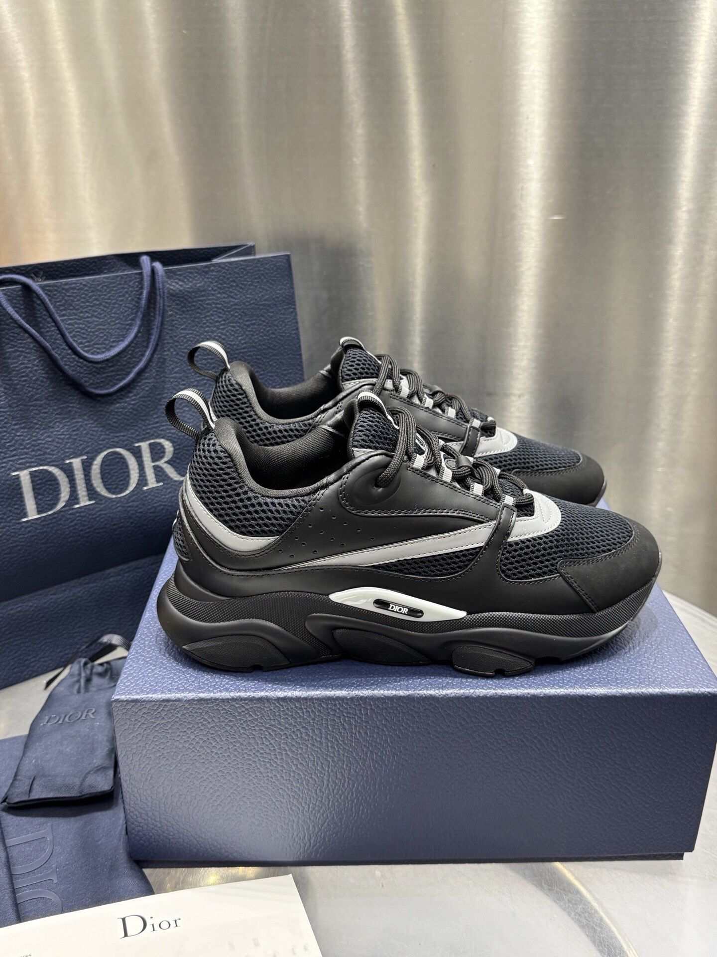 Christian Dior Men’s Sneaker With Box New