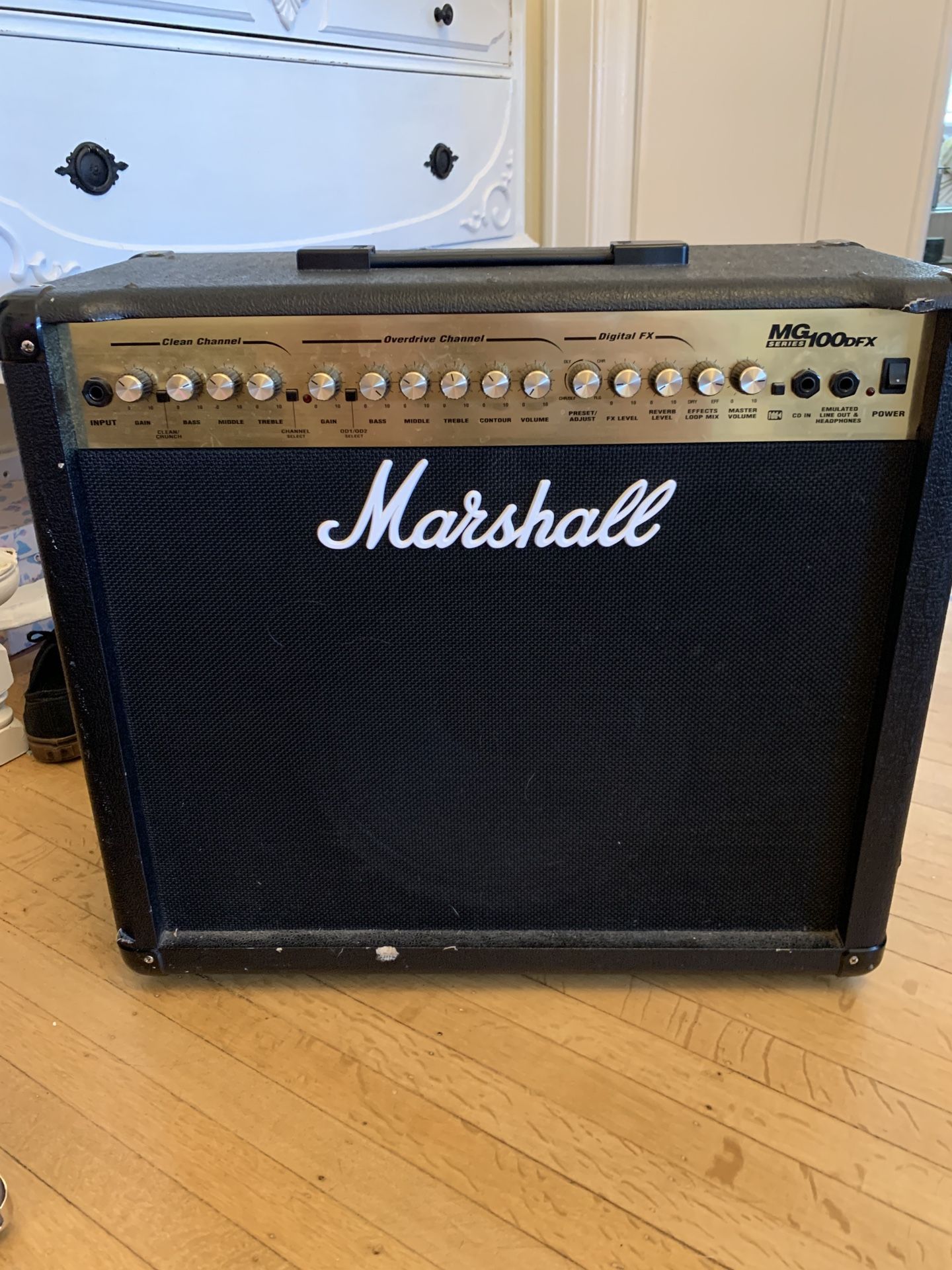 Marshall MG100DFX Combo Amp W/effect Switch Pedal