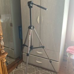 Ambico Tripod