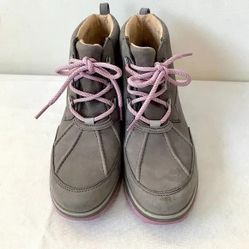 Vionic Woman's Nolan Waterproof Hikimg Boots Size 7