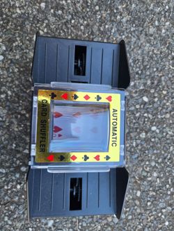 Poker card shuffler