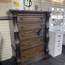 Chest of Drawer by Ashley. 🚚WE DELIVER🚚
