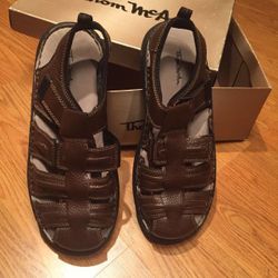 Men's brown leather sandals