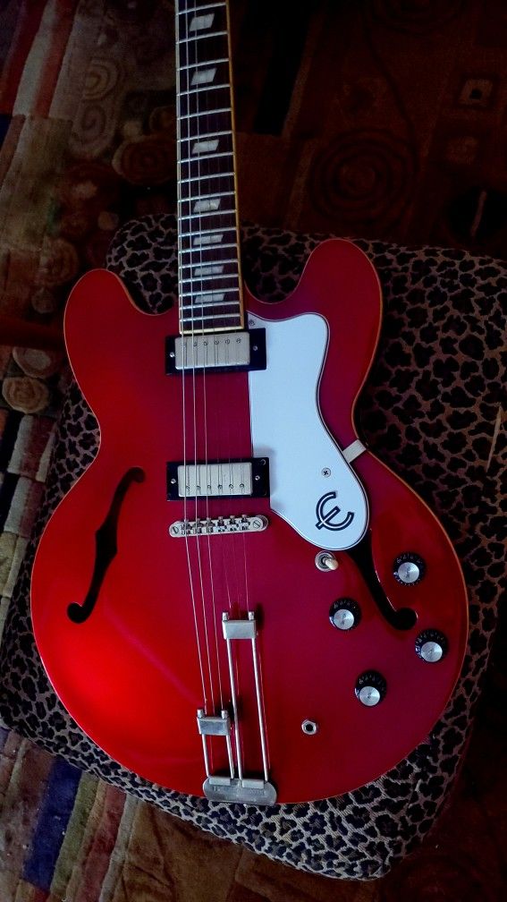 Epiphone Riviera