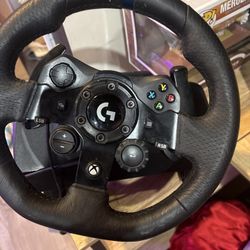 G923 Gaming sim set up good condition come with all the wires 