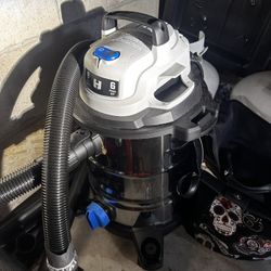 Hart Dry/Wet Vacuum 