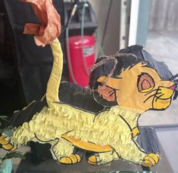 Simba Lion king piñata