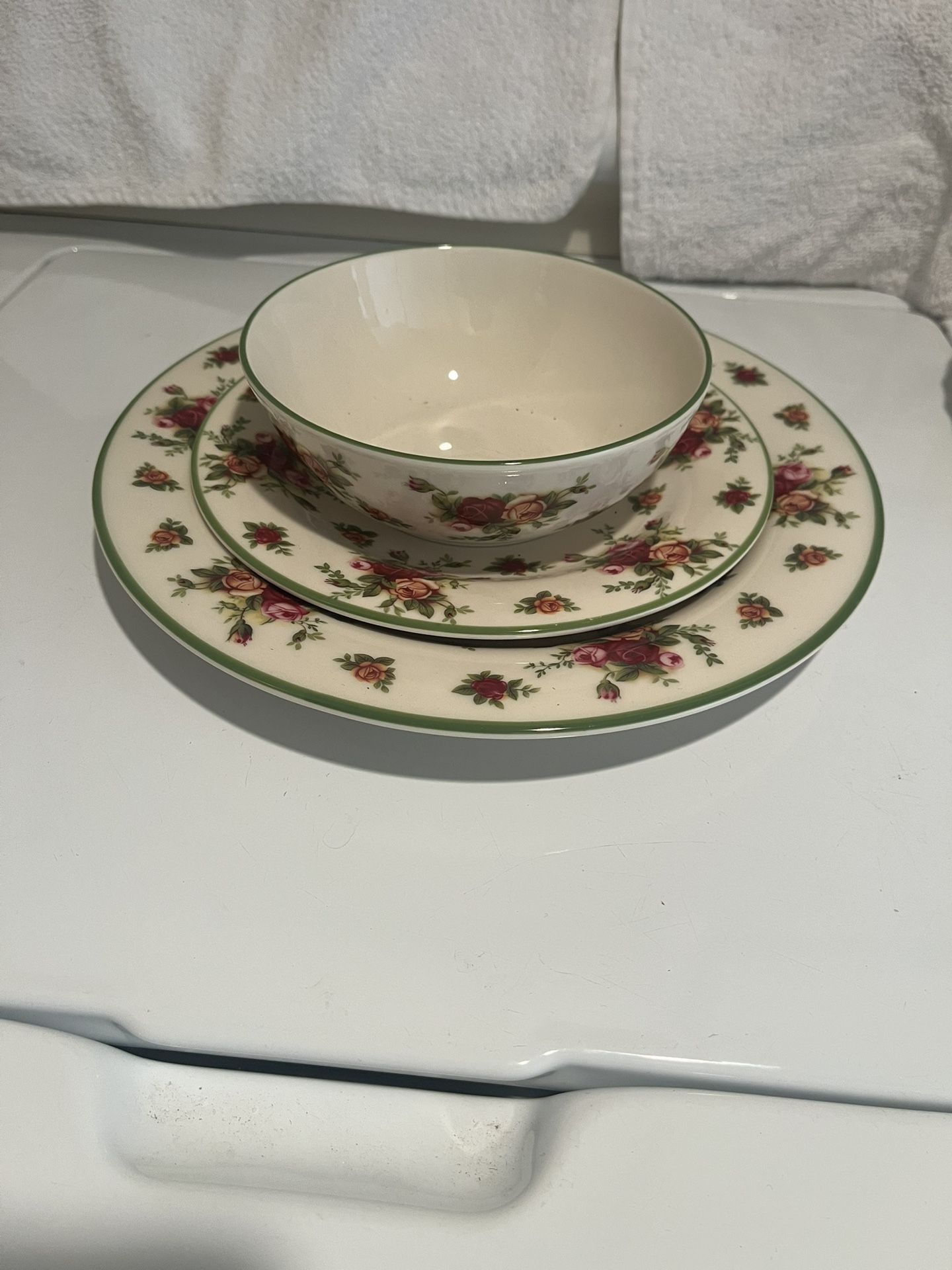 Royal Dalton old country roses