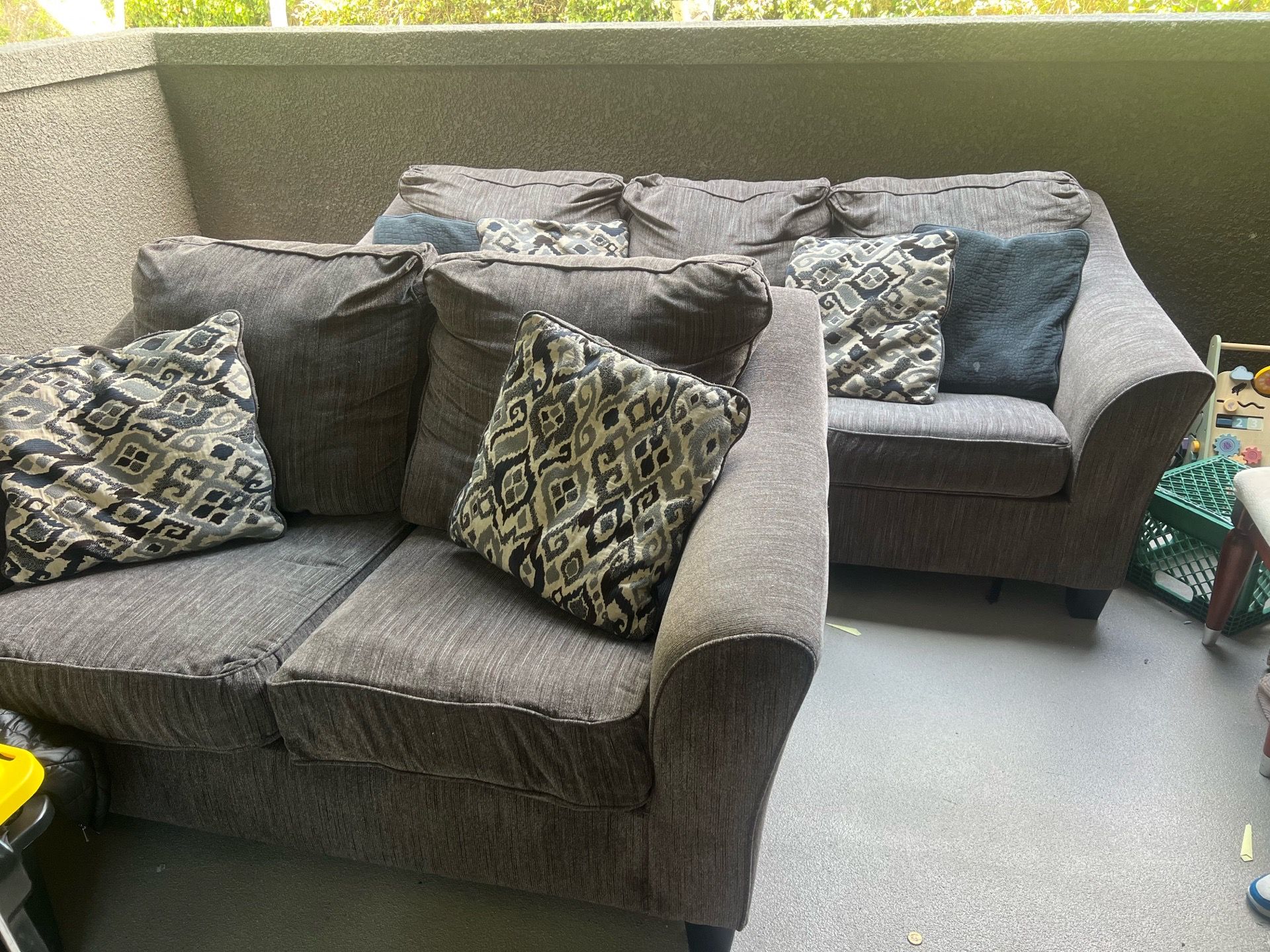 Couch with pull out bed