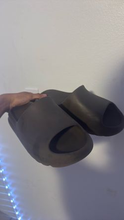 yeezy slide