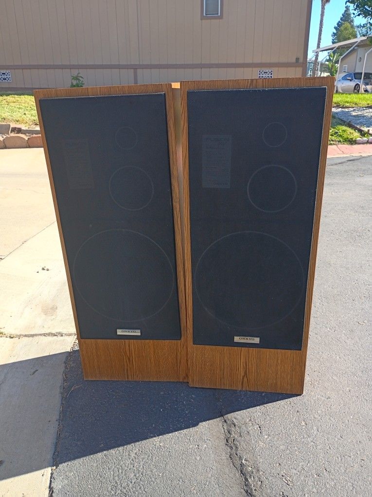 Onkyo S-70 speakers (CASH ONLY)