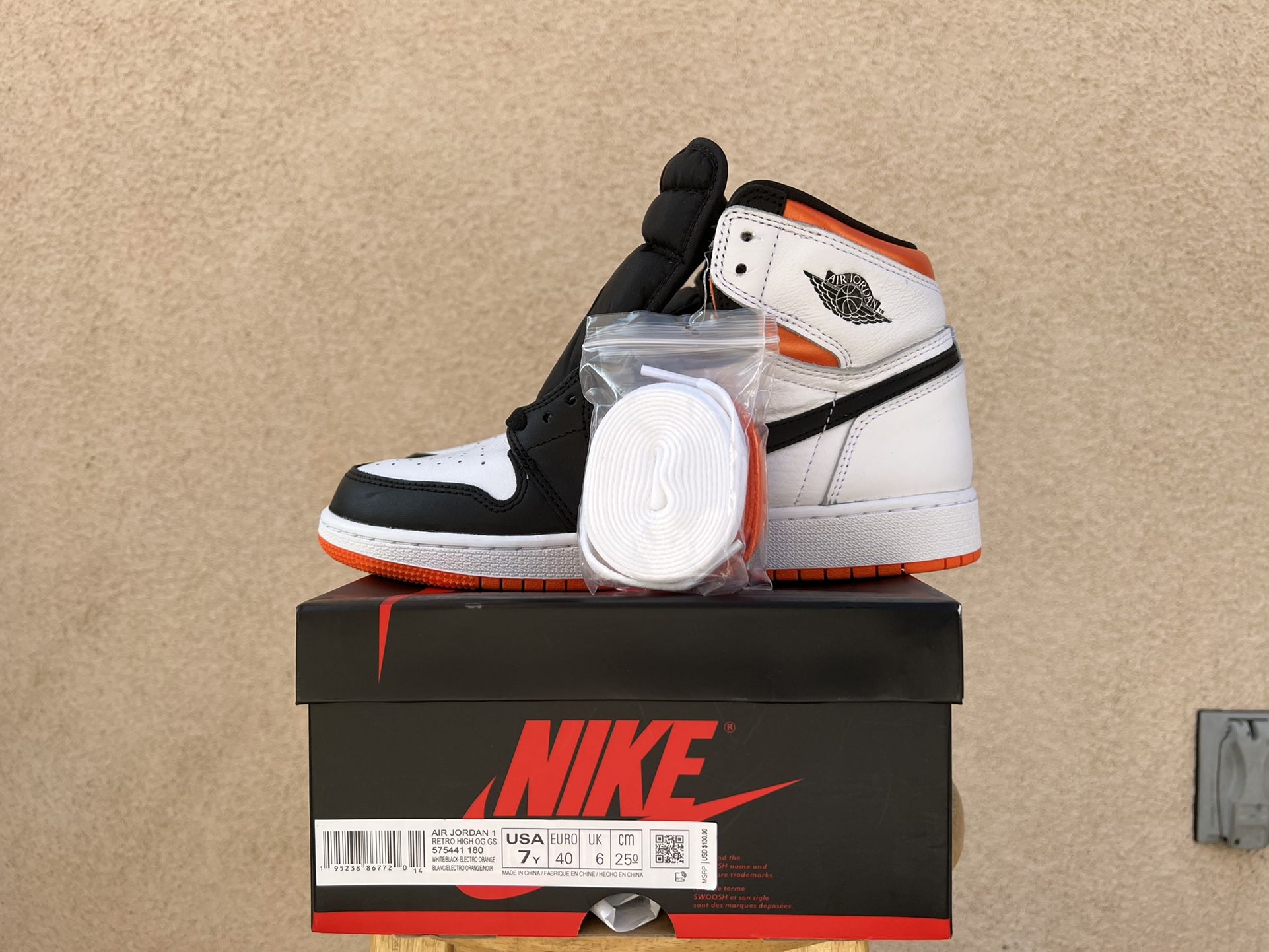 Jordan 1 Electro Orange Size 7Y