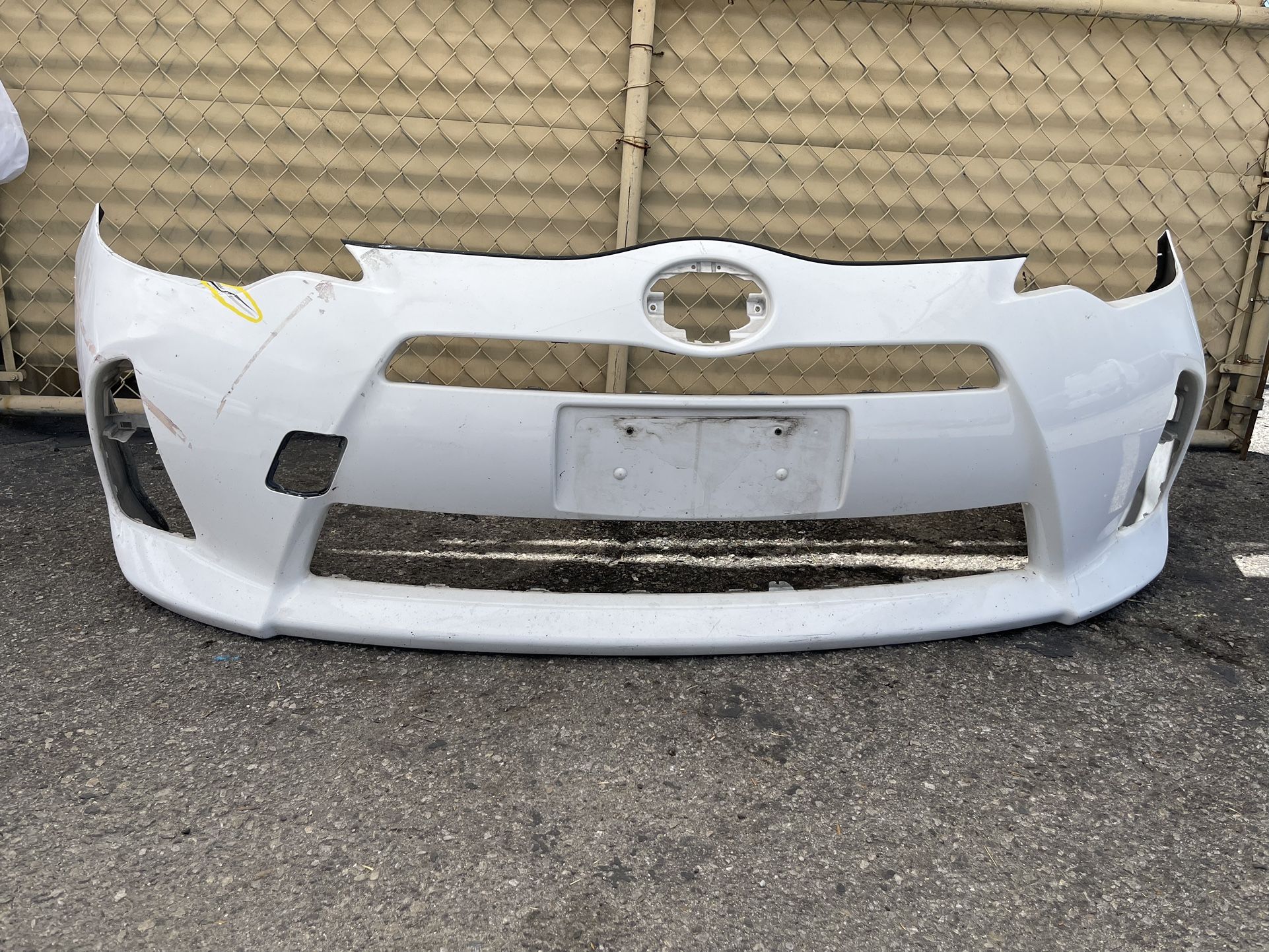2012-2014 TOYOTA PRIUS C FRONT BUMPER COVER OEM