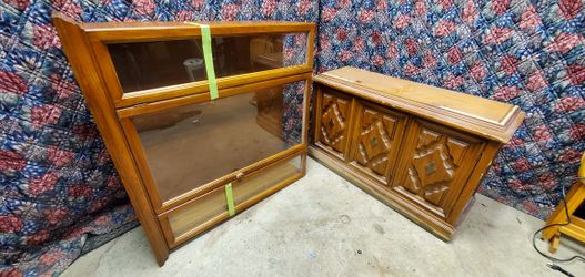 Display cabinet. Needs work