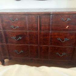 Solid Wood Dresser With Matching Mirror And Nightstands