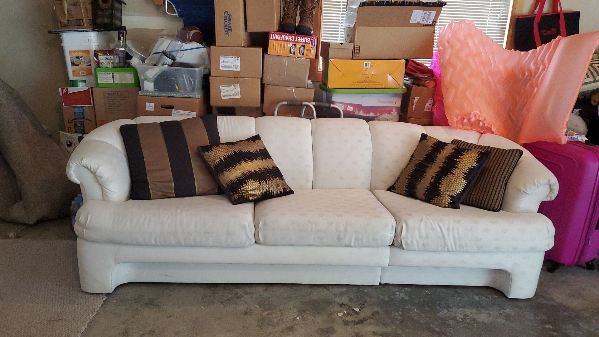 White sectional and table great condition you can separate peices or make a huge couch